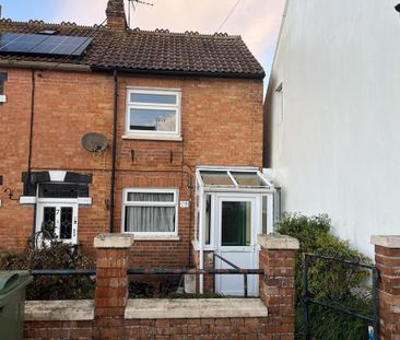 3 bedroom end of terrace house to rent - Photo 2