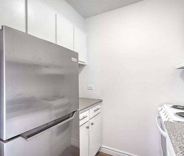 The 1350 Dufort Apartments - Photo 4