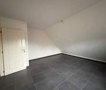 Instapklaar duplexappartement met 2 slpks in Zonhoven. - Photo 2