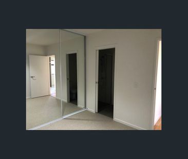 Spacious and Modern Property in Sought-After Camberwell: Your Dream... - Photo 4