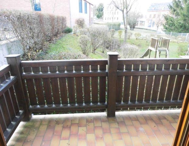 Moderne 1-Zimmer-Wohnung mit Balkon, Einbauküche und PKW-Stellplatz in ruhiger Stadtlage! - Photo 1