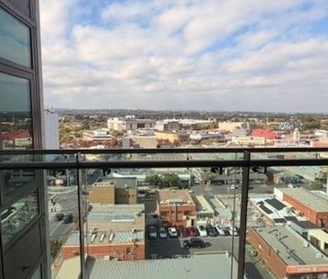 Welcome to THE LONSDALE - Photo 2