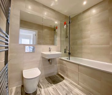 Emerald Avenue, Fleet, Hampshire, GU51 - Photo 6