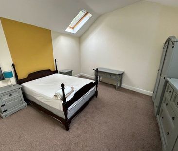 Bridge House, High Street, Yarm - Photo 2