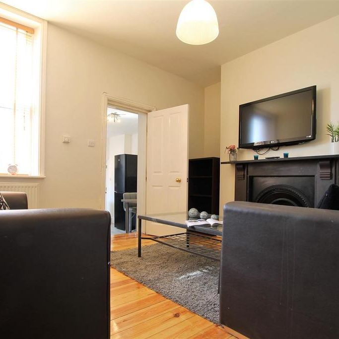 6 bedroom maisonette to rent - Photo 1