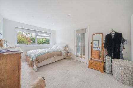 4 bedroom detached house to rent - Photo 4