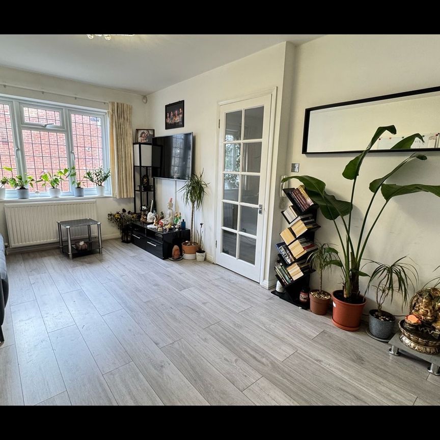 1 Bed Maisonette, Whisperwood Close, HA3 - Photo 1