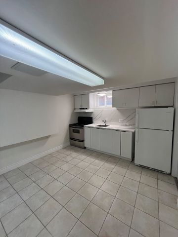 For Lease - 23 Beardmore Crescent, Toronto, Ontario - Photo 4