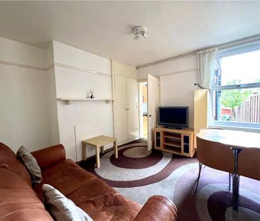 4 bedroom semi-detached house to rent - Photo 2