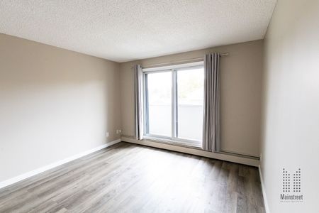 1913 11 Avenue SW, Calgary - Photo 5