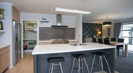 Beautiful home in Isobel - Photo 2