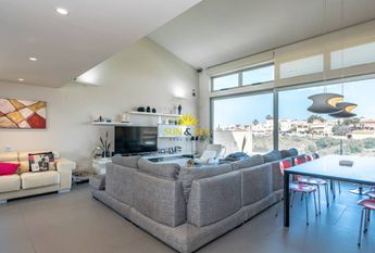 Long term rental, Luxury house with 5 bedrooms in Los Balcones - Los Altos del Edén, Torrevieja Alicante.