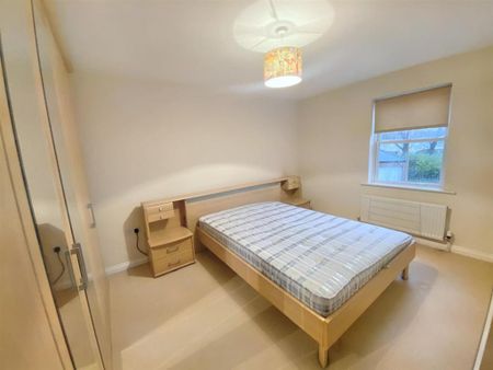 3 bedroom apartment to rent - Photo 4