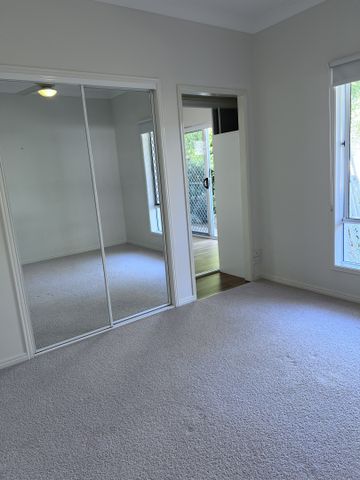 17A Tussock Crescent, Elanora QLD 4221 - House For Rent - $490 | Domain - Photo 2