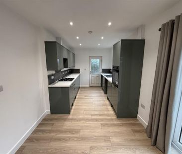 3 bedroom semi-detached house to rent - Photo 4