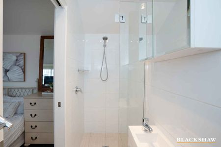 Fully-Furnished Granny Flat with All Utilities Included - Photo 4