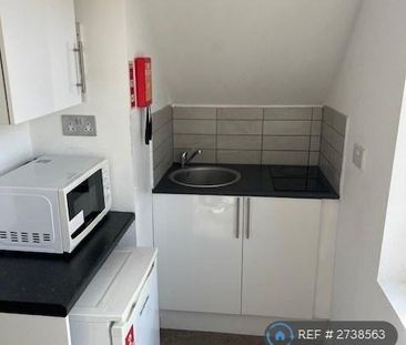 Studio to rent - Photo 5