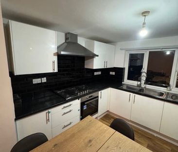 Room in a Shared House, London, N12 - Photo 4