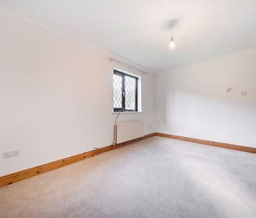 2 bedroom end of terrace house to rent - Photo 3