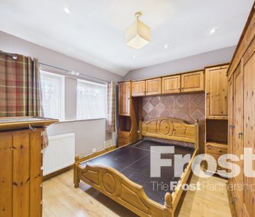 Warren Close, Slough, Berkshire,SL3 - Photo 3