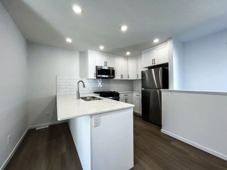 244 Orchards Boulevard SW, Edmonton - Garden — 1 Bedroom - Photo 4