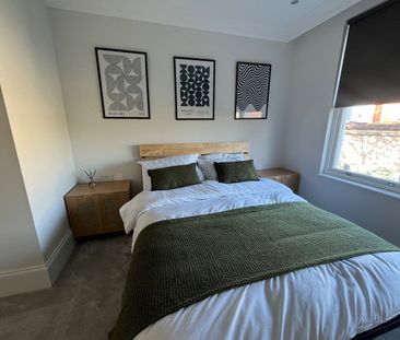 2 Bed Flat, Rosemont Road, W3 - Photo 5
