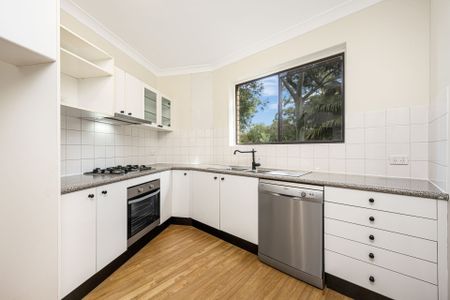 Quiet oasis, minutes from Chatswood CBD - Photo 4