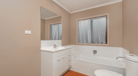 Handy To Hospital - Photo 4