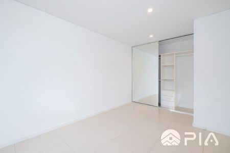 Modern 2 Bedroom Apartment close to amenities! For Lease NOW! - Photo 3