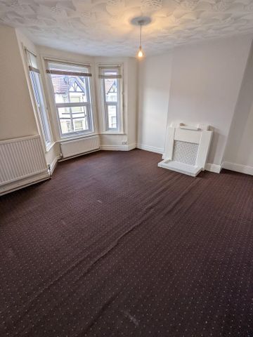 4 bedroom terraced house to rent - Photo 2