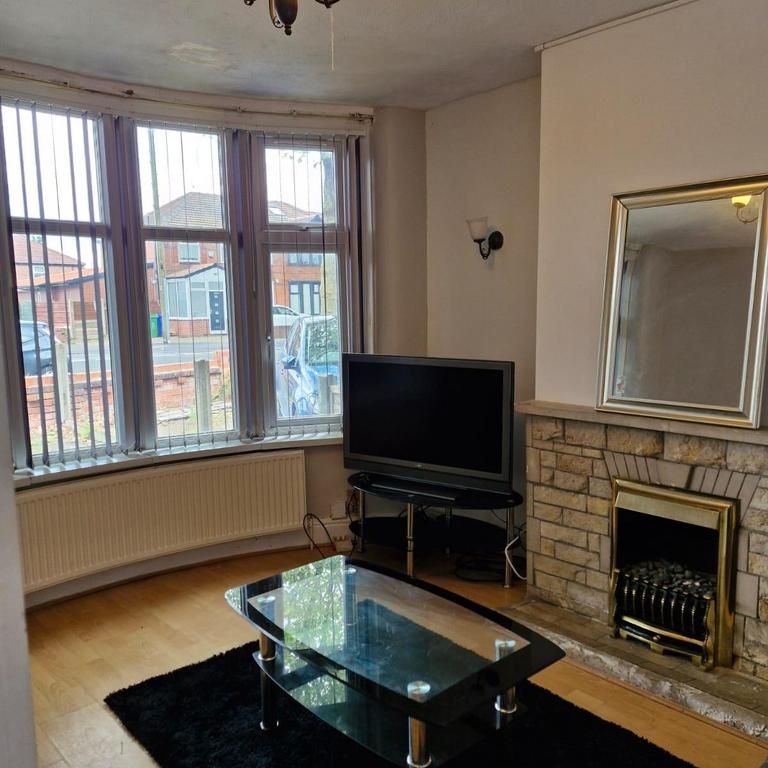 5 bedroom semi-detached house to rent - Photo 1