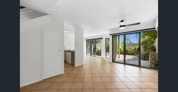 Spacious townhouse in small complex of four - Photo 1