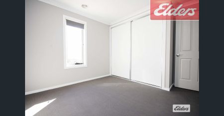 Stylish Modern Family Home - Photo 2