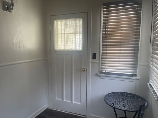 For Lease - 5137 ONTARIO Avenue, Niagara Falls, Ontario - Photo 1
