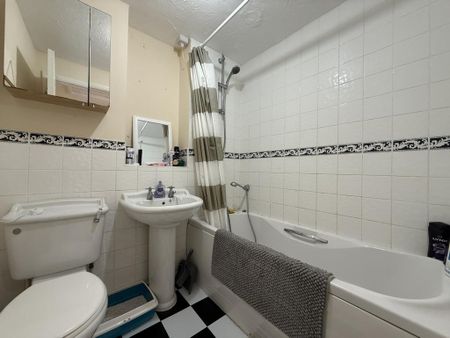 2 bedroom terraced house to rent - Photo 2