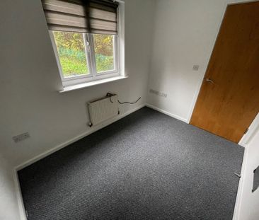 Langbourne Close Radcliffe Manchester Lancashire - Photo 2