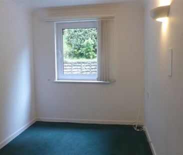 2 bedroom retirement property to rent - Photo 6