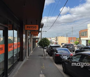 Spacious 1 Bedroom + Separate Study with Courtyard Living - Photo 6