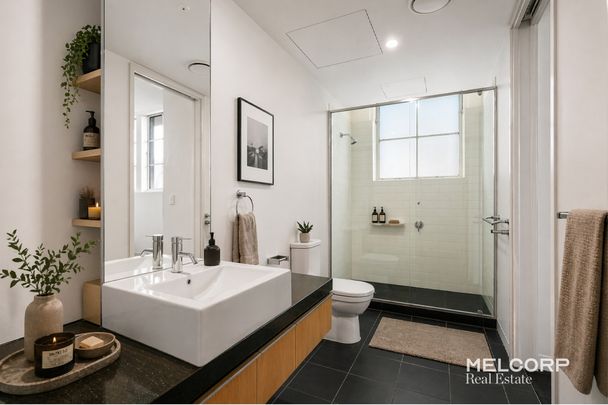 NEW YORK STYLE LOFT IN THE ICONIC HERALD SUN BUILDING – UNFURNISHED - Photo 1