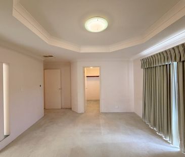 Spacious Family Haven in Prime Ranford Estate Location! - Photo 1