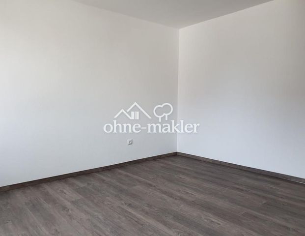 Sofort frei! Kernsanierte moderne 2-Zimmer-Nichtraucherwohnung mit Einbauküche - Photo 1