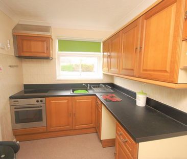 1 bedroom Flat To Let - Photo 4