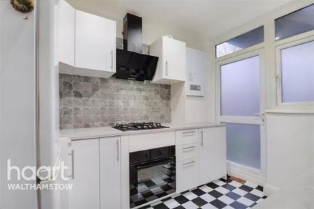 2 bedroom terraced house to rent - Photo 4