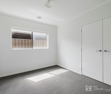 4 Bedroom Beauty - Photo 6