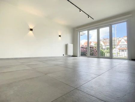 Modern gerenoveerd gelijkvloers appartement nabij park 58 - Photo 2