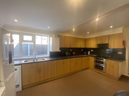 Adelaide Road, Chichester - Photo 2