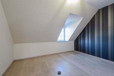 ONGEMEUBELD: Duplex-appartement met 3 slaapkamers met open zicht in het centrum van Knokke. - Photo 5