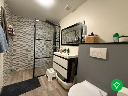 Prachtig gerenoveerde woning met 3 slaapkamers en tuin te Roeselare - vrij vanaf 1/04/2026. - Photo 2