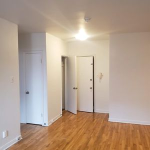 1 CH - 1 SDB - Montréal - $1,200 /mo - Photo 3