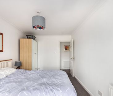 Montague House, E16 - Photo 5